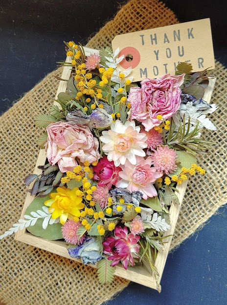 フラワーフレームアレンジ